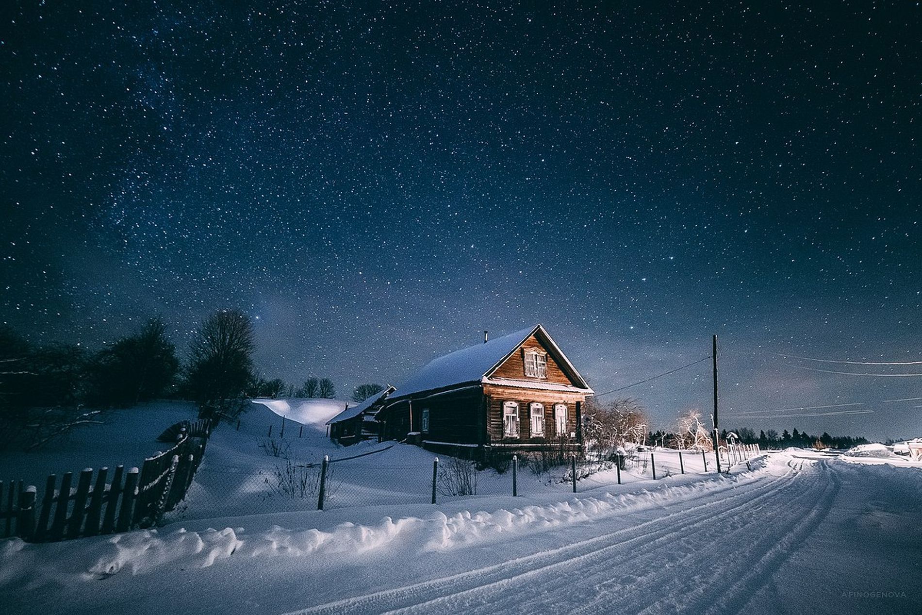 Стояла тихая морозная ночь. Зима в деревне. Зимняя деревня. Зимняя ночь в деревне. Деревня зимой ночью.