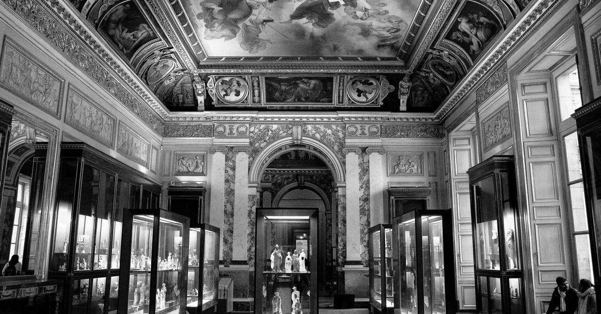 One of the beautiful rooms of The Louvre Museum, Paris France. by Ahmed ...