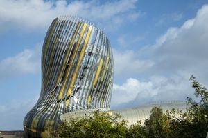 Curved Facade – Contemporary Architecture