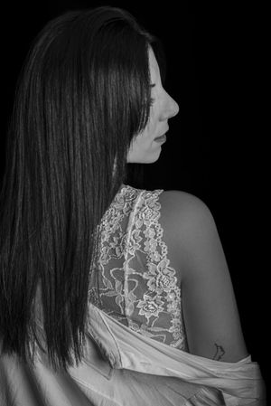 Lace Back Profile – Mono