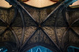 Cathedral Ceiling – Crossed Ribs
