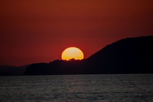 Fiery Sunset – Dipped Horizon