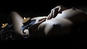 Candlelit Nude – Chiaroscuro