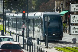 City Tram – Red Light