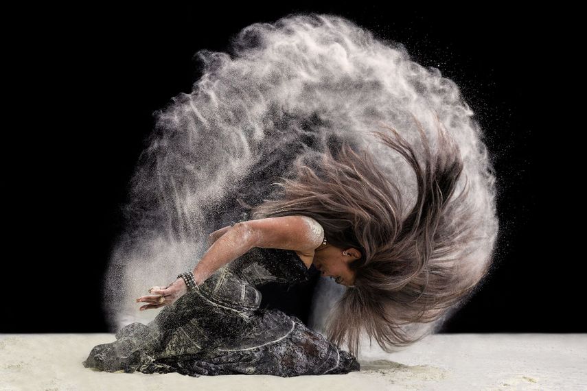 22 Outstanding Examples of Expert Lighting Control In Photography